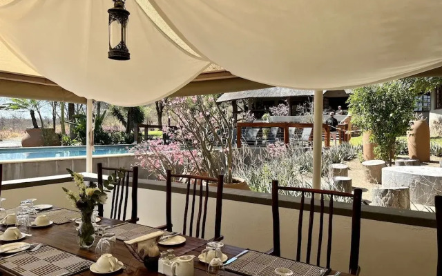 MILIMA Big 5 Safari Lodge