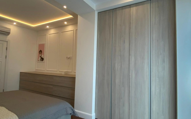 Modern Classic 2 bedroom apartment near Most City