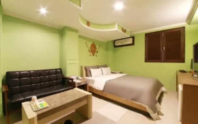 Mate Hotel