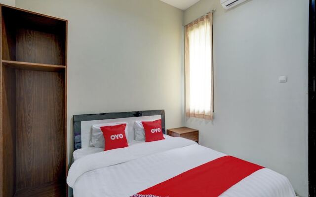 Anugrah Rr Syariah by OYO Rooms