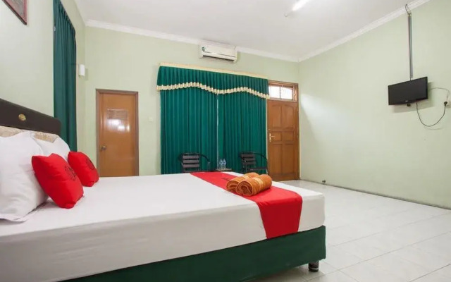 RedDoorz Syariah @ Janti Malang