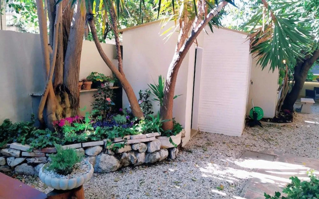 Garden House - Luxury Guest House