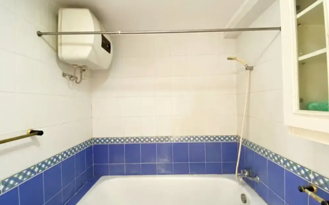 Comfort 2Br At Bona Vista Apartment