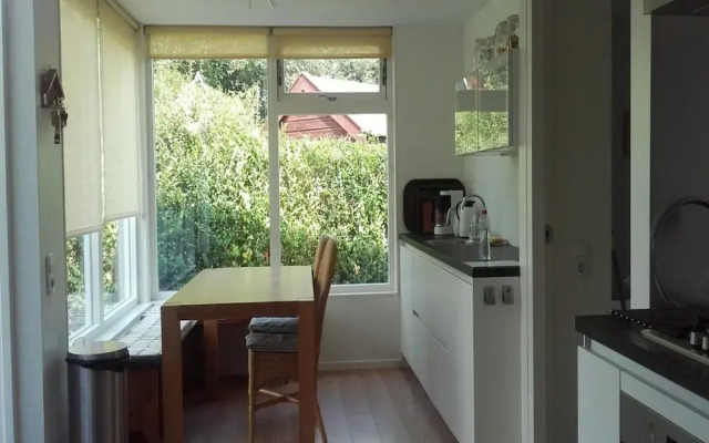 Nice Bungalow With a Sunny Garden