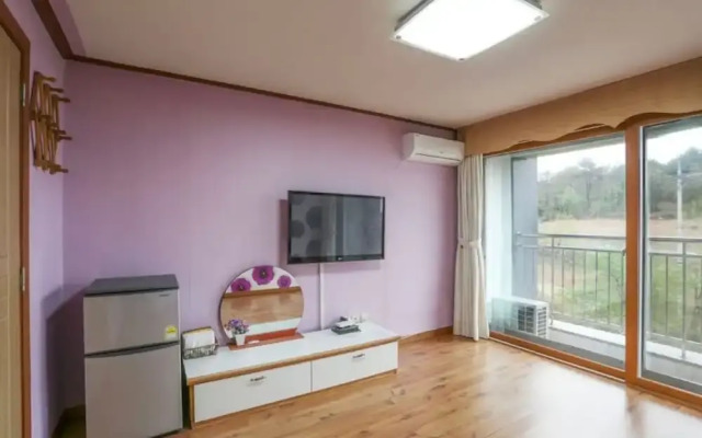 Sokcho White Light House Pension