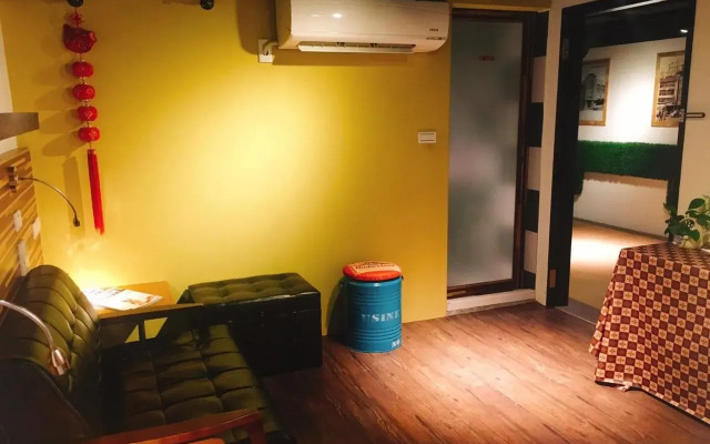R10 Eco Hotel