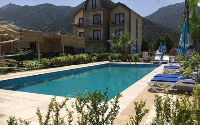 Demirci Hotel