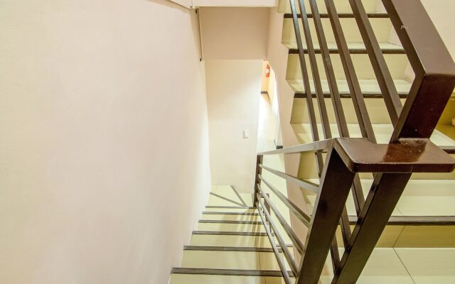 OYO 766 Ichehan Apartments
