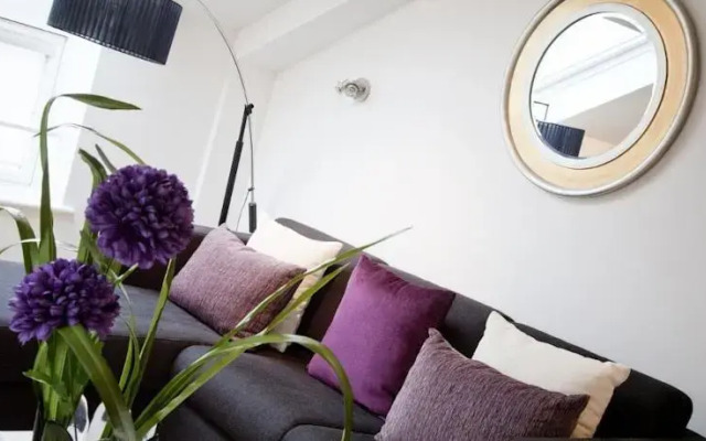 nightspace: Regent House Apartments