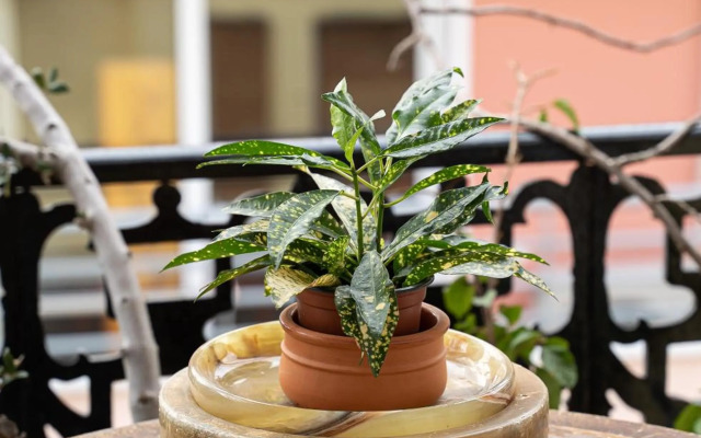 Spacious & Artistic Retro 2 Bedrooms Apt + SAUNA