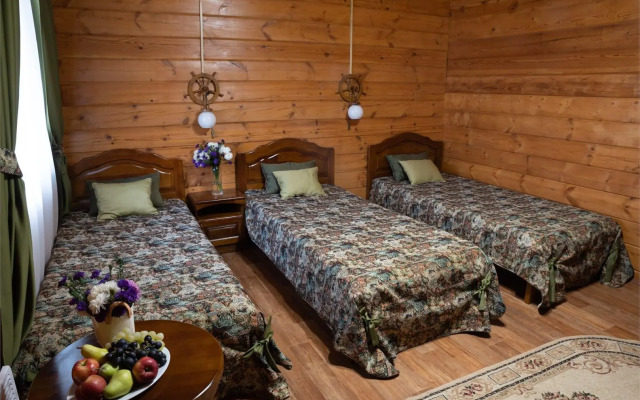 Золотой Лотос