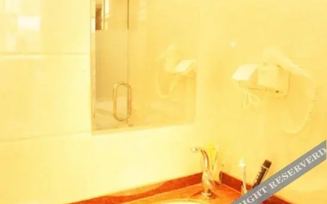 Yueyang Business Inn