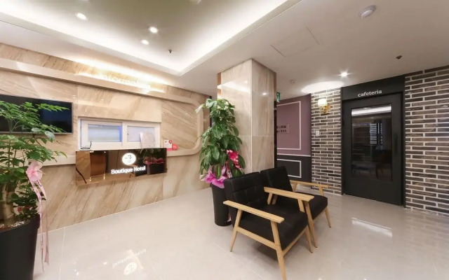Changwon Boutique Hotel Gung