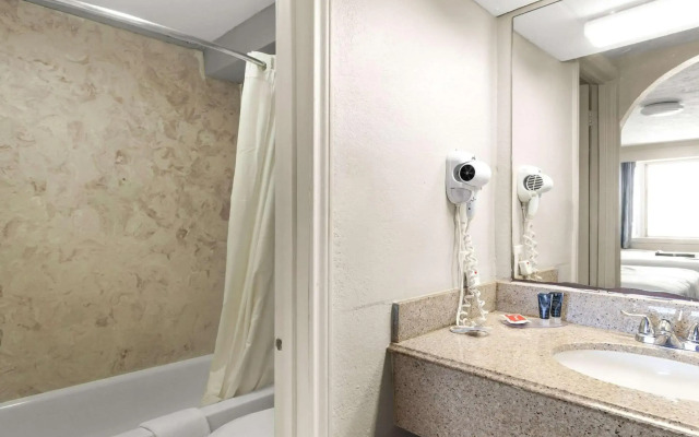 Econo Lodge Galveston Seawall