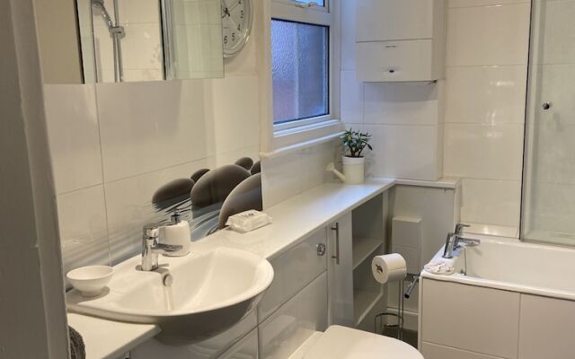 Captivating 3-bed Apartment in Henley-on-thames