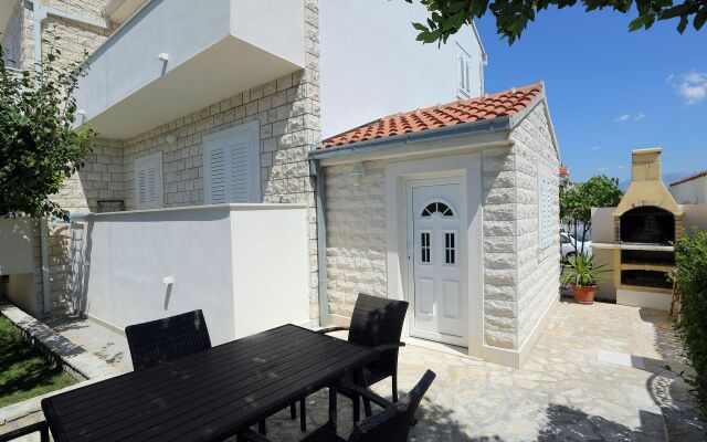 Apartment Ali - modern apartments: A2 Supetar, Island Brac