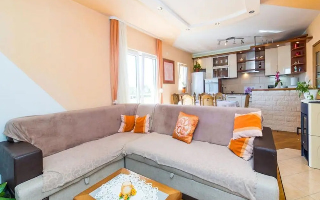 Kastel Luksic Scenic Villa With Pool