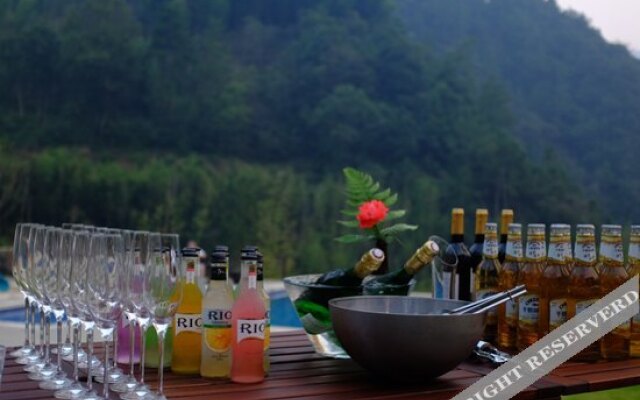 One Mountain Nine Houses