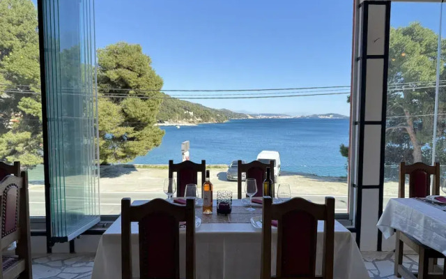 Max Gastro Beach House