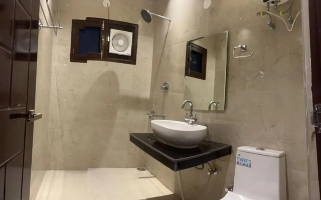 The Divine Oak Golden Leaf