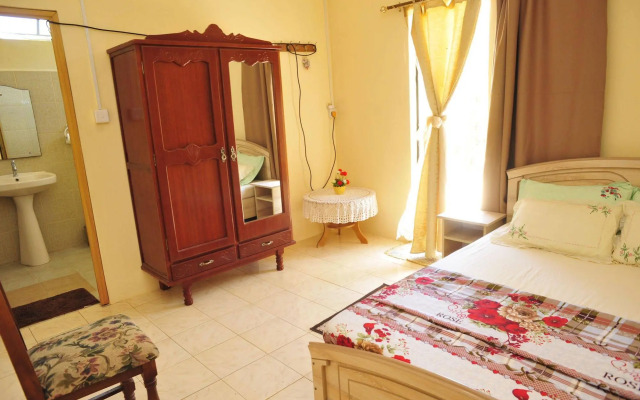 Chez Ronald Guest House