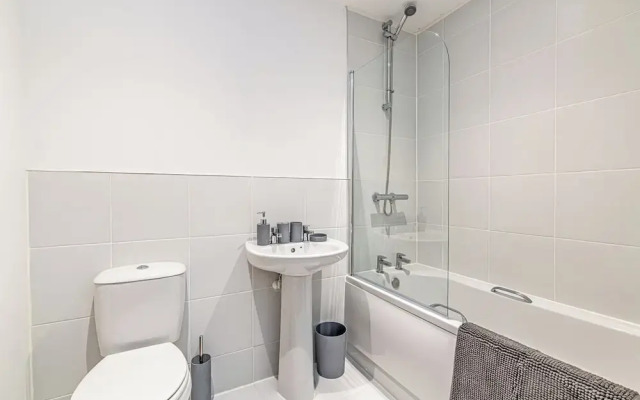 Guild House By Guestz