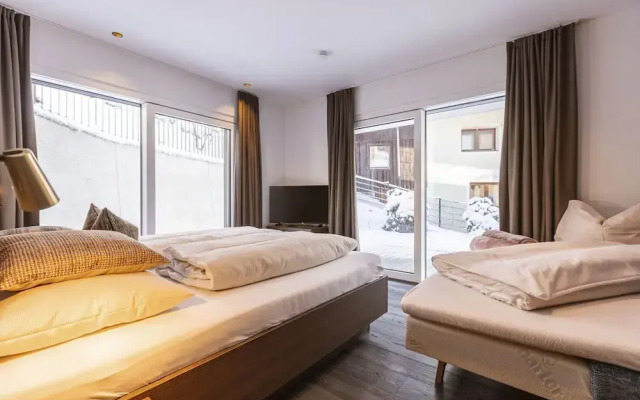 Spacious Apartment With Terrace