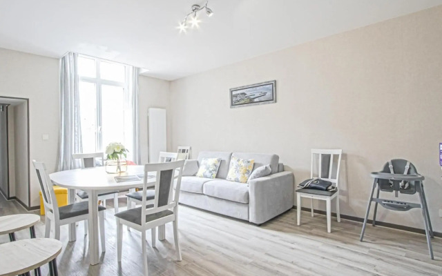 Modern apartment in Bayeux near Tapestry Museum