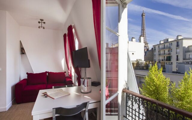 Designer Stay - Eiffel Tower