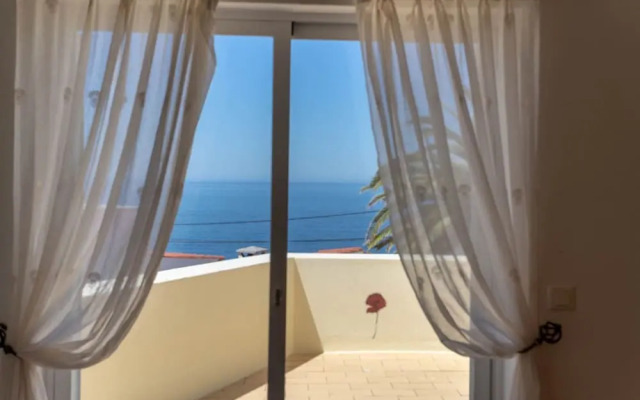 Silver Beautiful 4 Bedroom Vila Just Steps TO TH