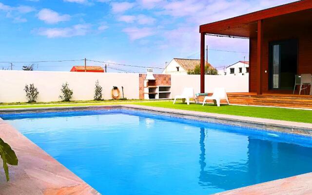 Chalet deluxe con piscina privada barbacoa y AC