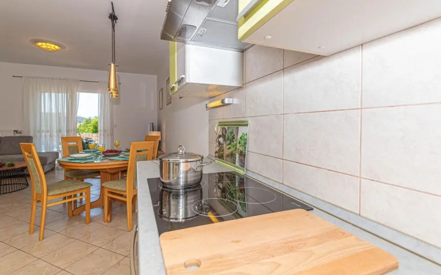 Nice Home in Pirovac With Wifi and 4 Bedrooms