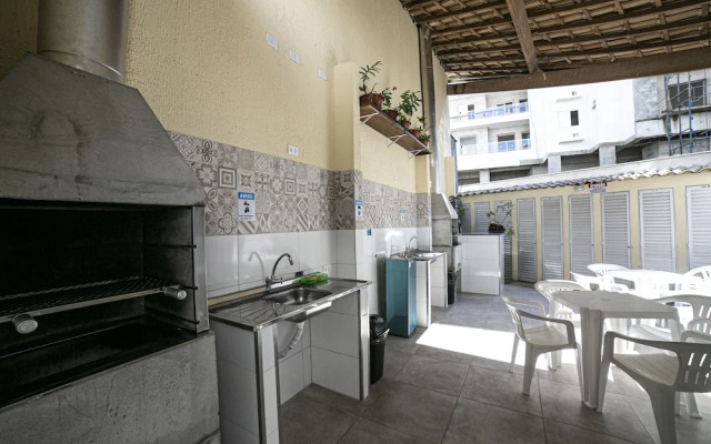 Apto 22E ar condicionado e ventilador, 2 quartos, churrasqueira, elevador e piscina