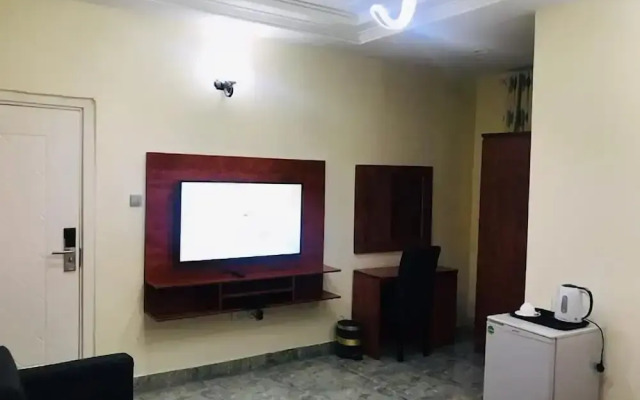 King Dee Suites and Apartments