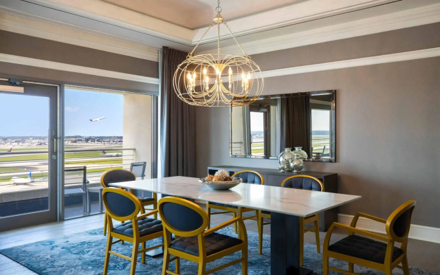 Renaissance Concourse Atlanta Airport Hotel