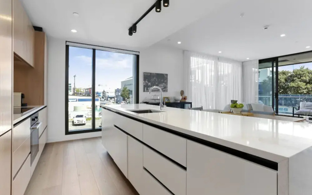 Modern & elegant living Wynyard Quarter