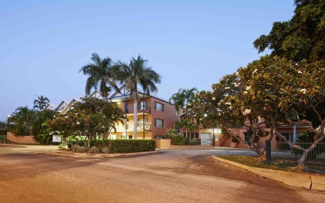 Moonlight Bay Suites