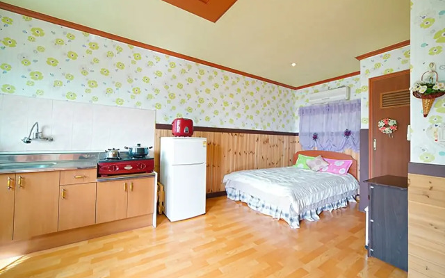 Pocheon Lakeside White House Pension