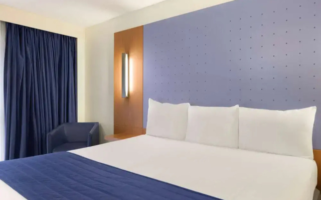 Ramada London North M1
