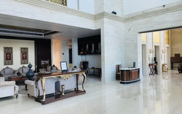 Seven Seas Hotel