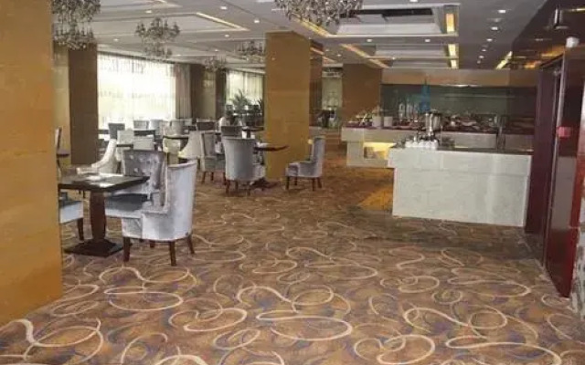 Long Fei Sheng Shi International Hotel