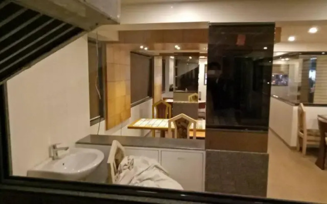 Hotel Umesh (Near Nani Daman Beach)