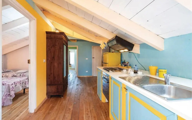 Stunning Home in Castelnuovo Calcea With Wifi and 7 Bedrooms