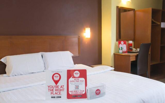 沙阿朗姆色帕度恩加尔尼达酒店- 斯里慕达凯富酒店(Nida Rooms Shah Alam Sepadu Unggul at Comfort Hotel Sri Muda)