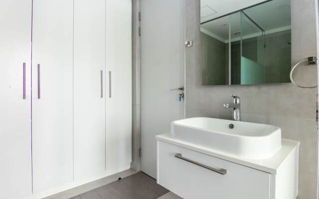 Sandton Smart Apartment Fifteen