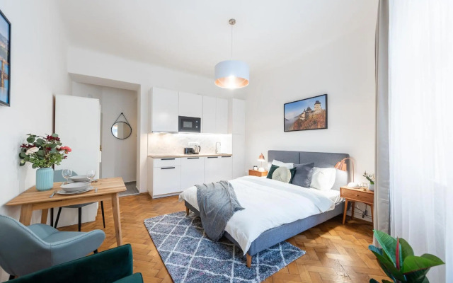 Bright downtown studio