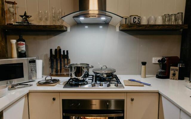 Carawirry Forest Escape