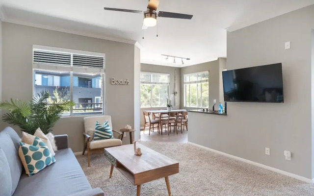 The Luxe Suites of Oceanside with Pool & Gym