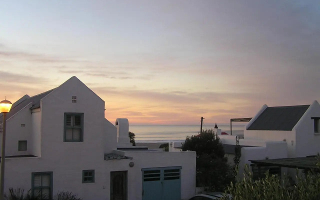 Sea Pearl Holiday Home