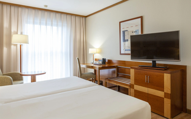 Отель Senator Parque Central